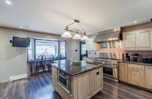 Ranshaw House | Upscale Home with Heated Inground Pool 15 mins to Knoebels