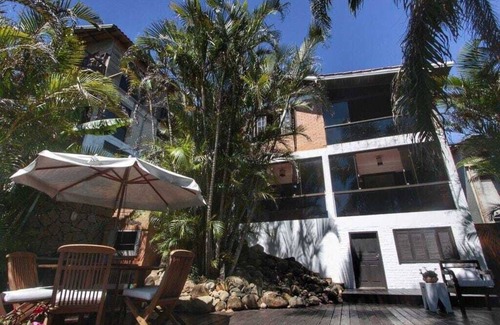 Praia do Rosa Villa | Upscale house in Praia do Rosa