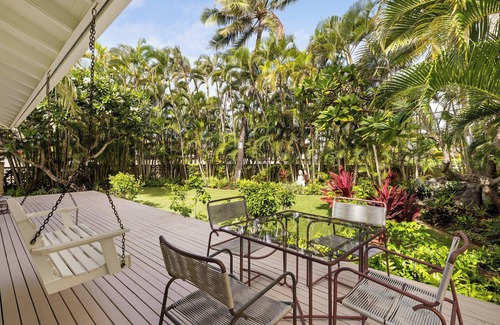 Lanikai House | Upscale Kailua Getaway: Steps to Swim Beach!