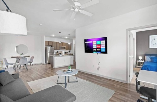 Charlotte Apartment | Upscale King 2BR Suite Mins Uptown Charlotte!
