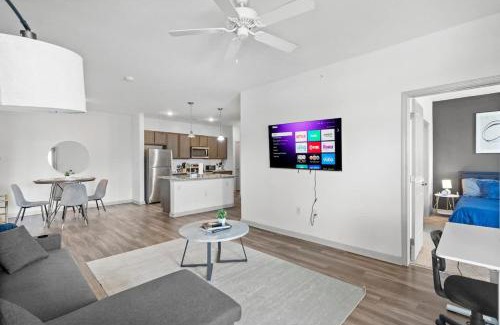Charlotte Apartment | Upscale King 2BR Suite Mins Uptown Charlotte