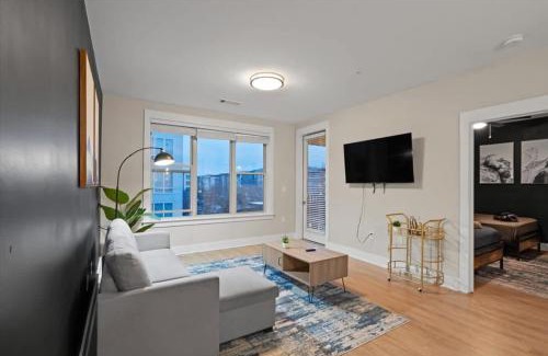 Charlotte Apartment | Upscale King 3BR Suite to Uptown Charlotte