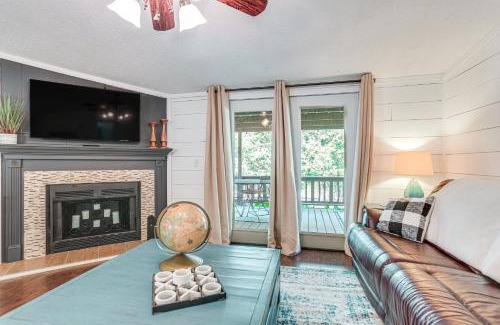 Pottsboro House | Upscale Lake Texoma Vacation Home 1 Mi to Marina!