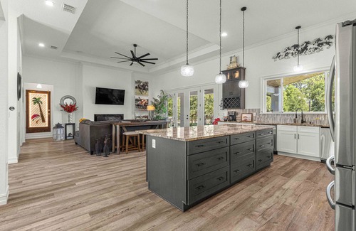 Fellowship House | Upscale, Luxurious NEW HOME - 4 Minutes to WEC