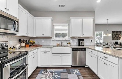 Fort Gordon House | Upscale Luxury 4 bed 2.5 bath Near I20, August National & FT. Gordon