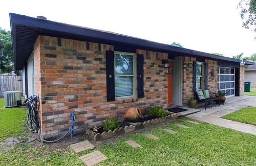 South Side House | Upscale, Modern Gateway