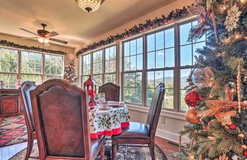 Franklin House | Upscale Mountain Escape w/View, 10 Mi to Dwtn!