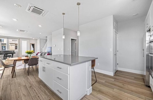 East San Mateo House | Upscale Quiet 2B2.5B 1450sqft Townhome Between SF and South Bay
