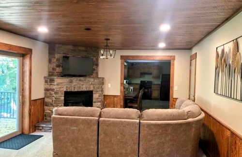 Dundee House | Upscale Ranch home in a peaceful, countryside setting.