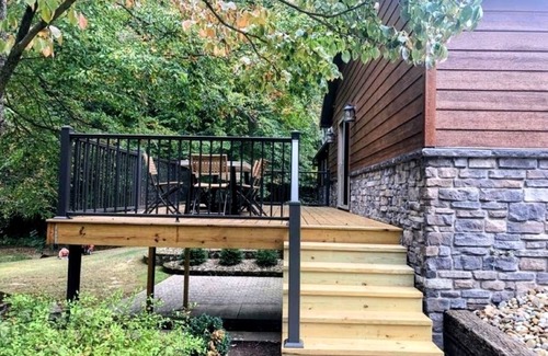Dundee House | Upscale Ranch home in a peaceful, countryside setting.