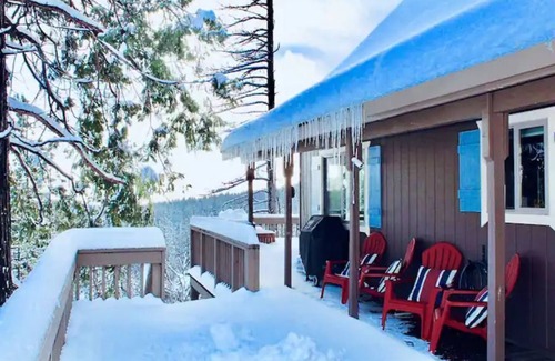 Arnold Cabin | UPSCALE. SLEEPS 18. HOT TUB.POOL TBL.WALK2BLS.K9OK