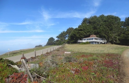 Occidental House | Upscale, Spectacular Oceanfront, Inside State Beach Park!
