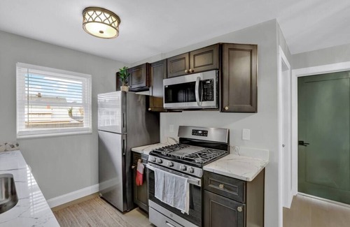 Lakewood Apartment | Upscale suite in Lakewood