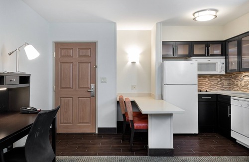 Chantilly Condo | Upscale Suite Near IAD | Free Breakfast + Shuttle to Airport + Corporate Area