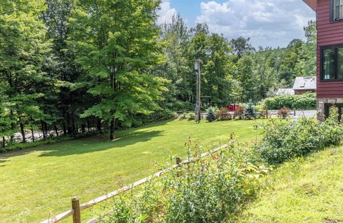 Stowe Area House | Upscale Vermont Condo off of Mountain Rd