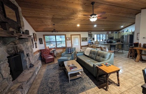 Dripping Springs House | Upscale Waterfront Cabin between Dripping Springs & Johnson City