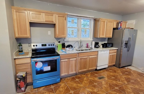 Hoosick Falls House | UPSTATE HIDEWAY WITH A TESLA CHARGER AND HIGH-SPEED INTERNET