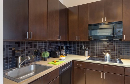 First Ward Apartment | Uptown 1st Ward | Walk to Epicentre | Apple TV