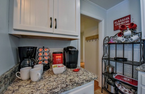 Forest Lake House | Uptown Bama House - Walk to the stadium & downtown!