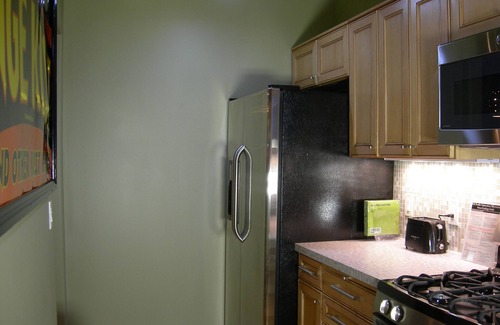 East Isles House | Uptown East Isles: Immaculate, Quiet, MCM Style for Nightly/Monthly Rental