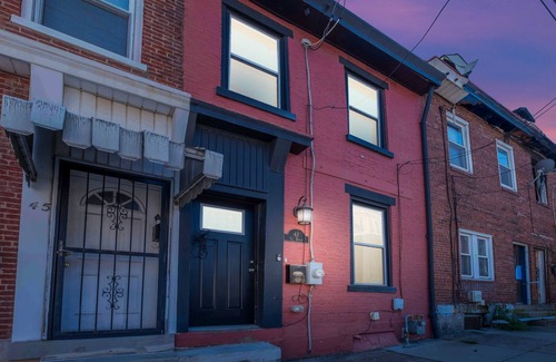 Bluff House | Uptown Stay *Near PPG Paints*