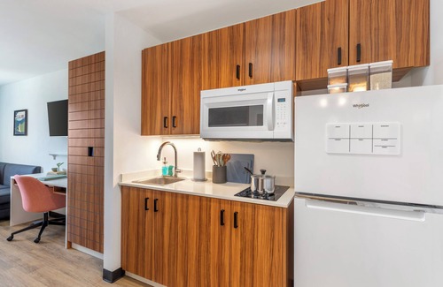 Centennial Apartment | Uptown Suites Extended Stay Denver CO – Centennial