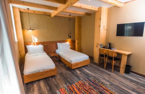 Voskopoje Hotel | Ura e Kovacit Agrotourism