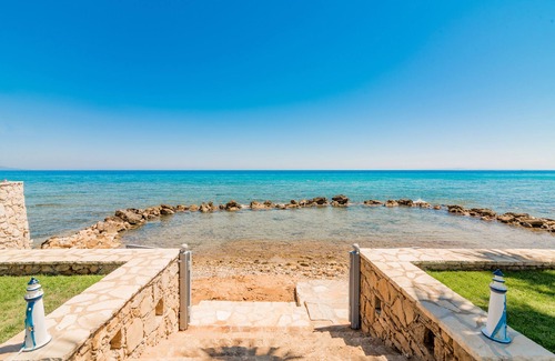 Drosia Villa | Uranus Deluxe SeaFront Villa, a Secluded Gem