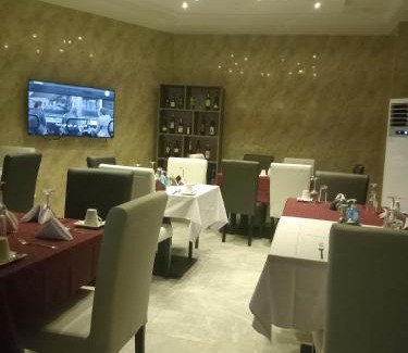 Uyo Hotel | Uranus House