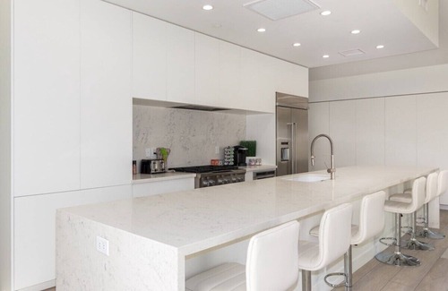 Garfield Condo | Urban Art Loft - Historic DT Phoenix-Chefs Kitchen