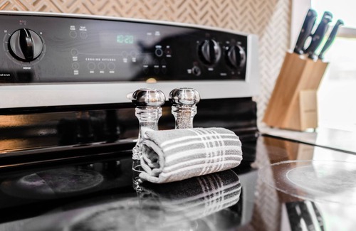 Near East Columbus Apartment | Urban Bohemian Chic - Heart of Columbus!