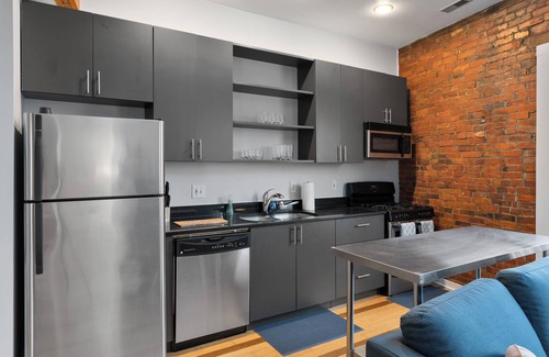 Italian Village Apartment | Urban Condo in the Heart of Historic Short North District on High Street