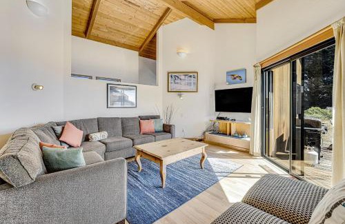 Sea Ranch House | Urban Escape Compound