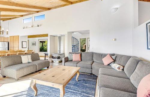 Sea Ranch House | Urban Escape Compound