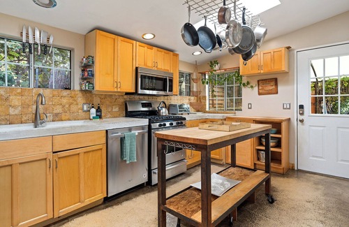 Venice House | Urban Farmhouse 3BR/1.5BA in Venice – Walk to Abbot Kinney
