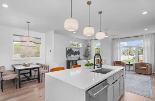 Downtown House | Urban Haven in Heart of Downtown Raleigh