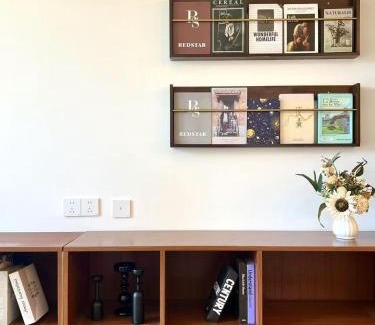 Huangpu Apartment | Urban Hub Bund Art Deco 3Bedroom Enjoy the View of Shanghai with Balcony