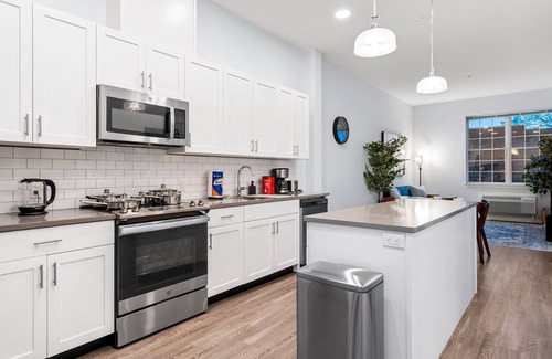 Greenville Condo | Urban Luxury Condo: Only 20 Minutes away from Manhattan Fit up to 6 People