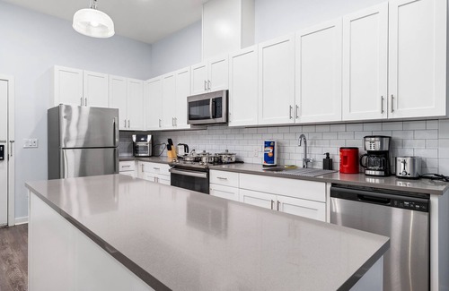 Greenville Condo | Urban Luxury Condo: Only 20 Minutes away from Manhattan Fit up to 6 People