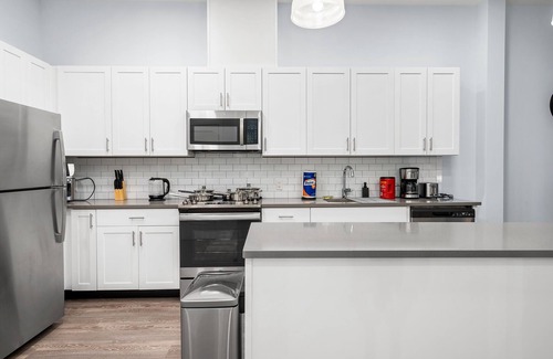 Greenville Condo | Urban Luxury Condo: Only 20 Minutes away from Manhattan Fit up to 6 People