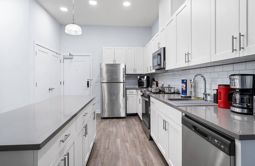 Greenville Condo | Urban Luxury Condo: Only 20 Minutes away from Manhattan Fit up to 6 People