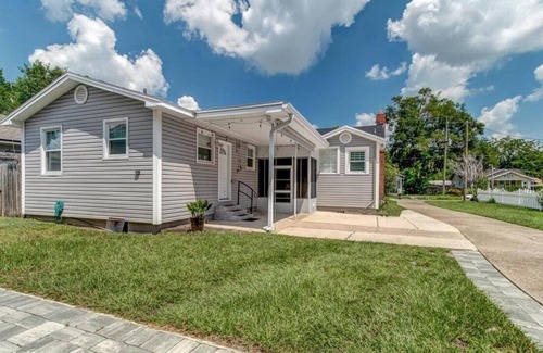 Fairfax Apartment | Urban Nest for Two Cozy Jax Hideaway Unit 2