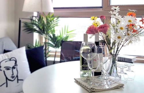 Samjeon-dong Apartment | [Urban Oasis]#Beautiful View #Seokchon Lake 1 Minute #Jamsil's top 5 dormitories