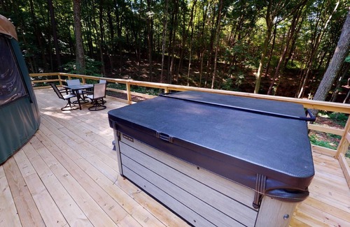 Laurelville RV Rental | Urban Pine Yurt- Hocking Hills Yurts