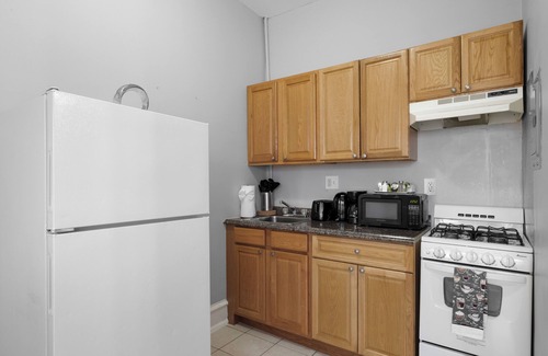 Spruce Hill Apartment | Urban quaint flat @UPenn