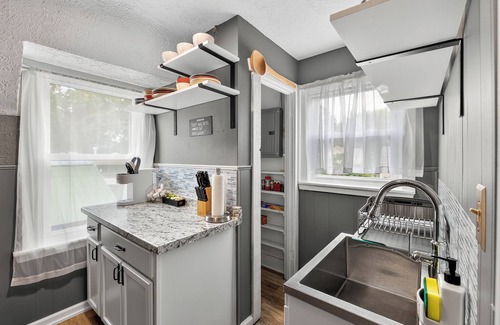 Nokomis Apartment | Urban Retreat 1BD + Sleeper Sofa Sleeps 4 Close to Airport & Downtown