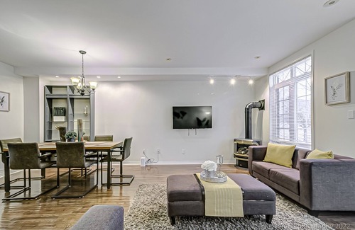 O'Connor - Parkview Apartment | Urban Retreat A Modern 5BR Townhouse