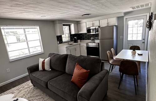 Downtown Zephyrhills House | Urban Retreat: Cozy House in The Heart of Zephyrhills