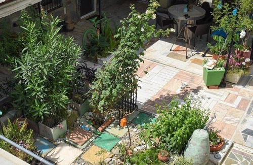Anatolikos Sinikismos House | Urban Seaside Oasis - Adriana's Garden Paradise