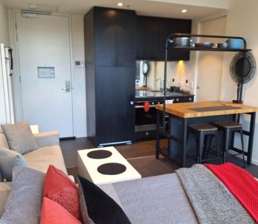 Walkerville Apartment | Urban Studio in Walkerville